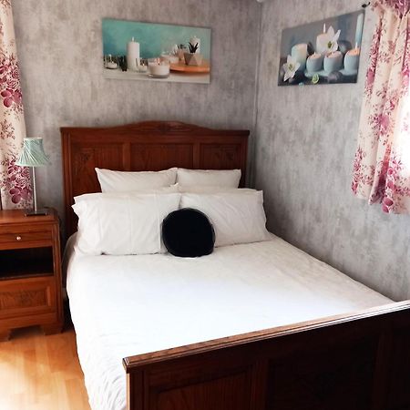 Country B&B Saint-Pierre-d'Eyraud Екстер'єр фото